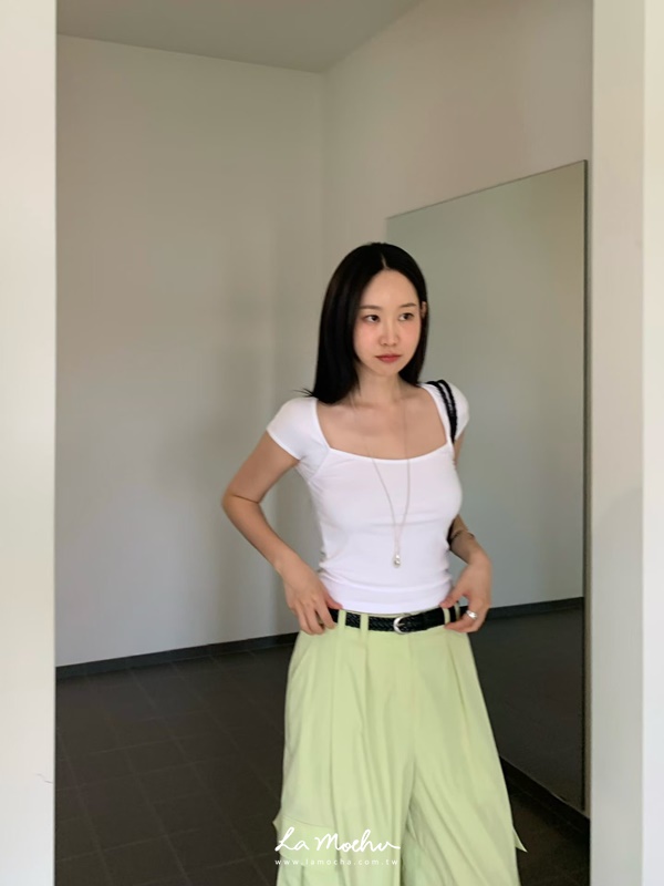方領氣質素面上衣